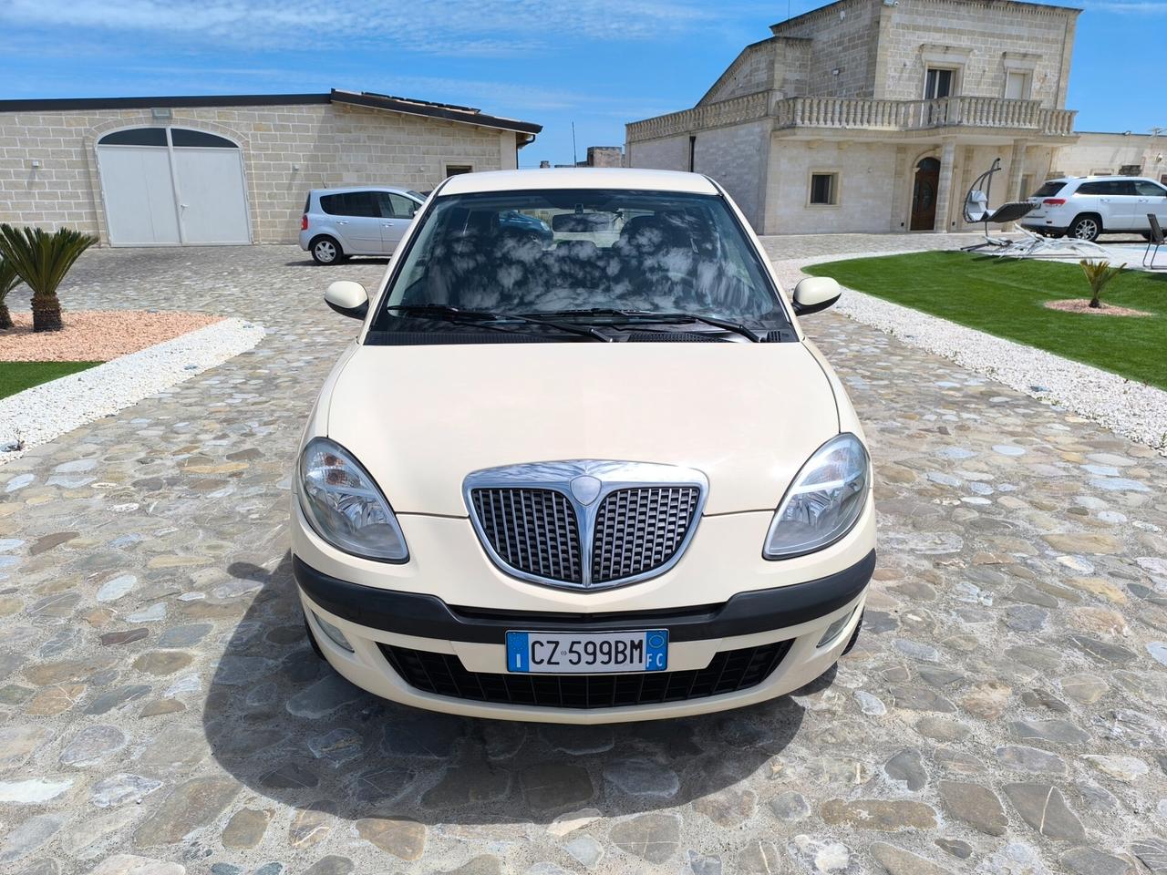 Lancia Ypsilon 1.2 perfetta full optional