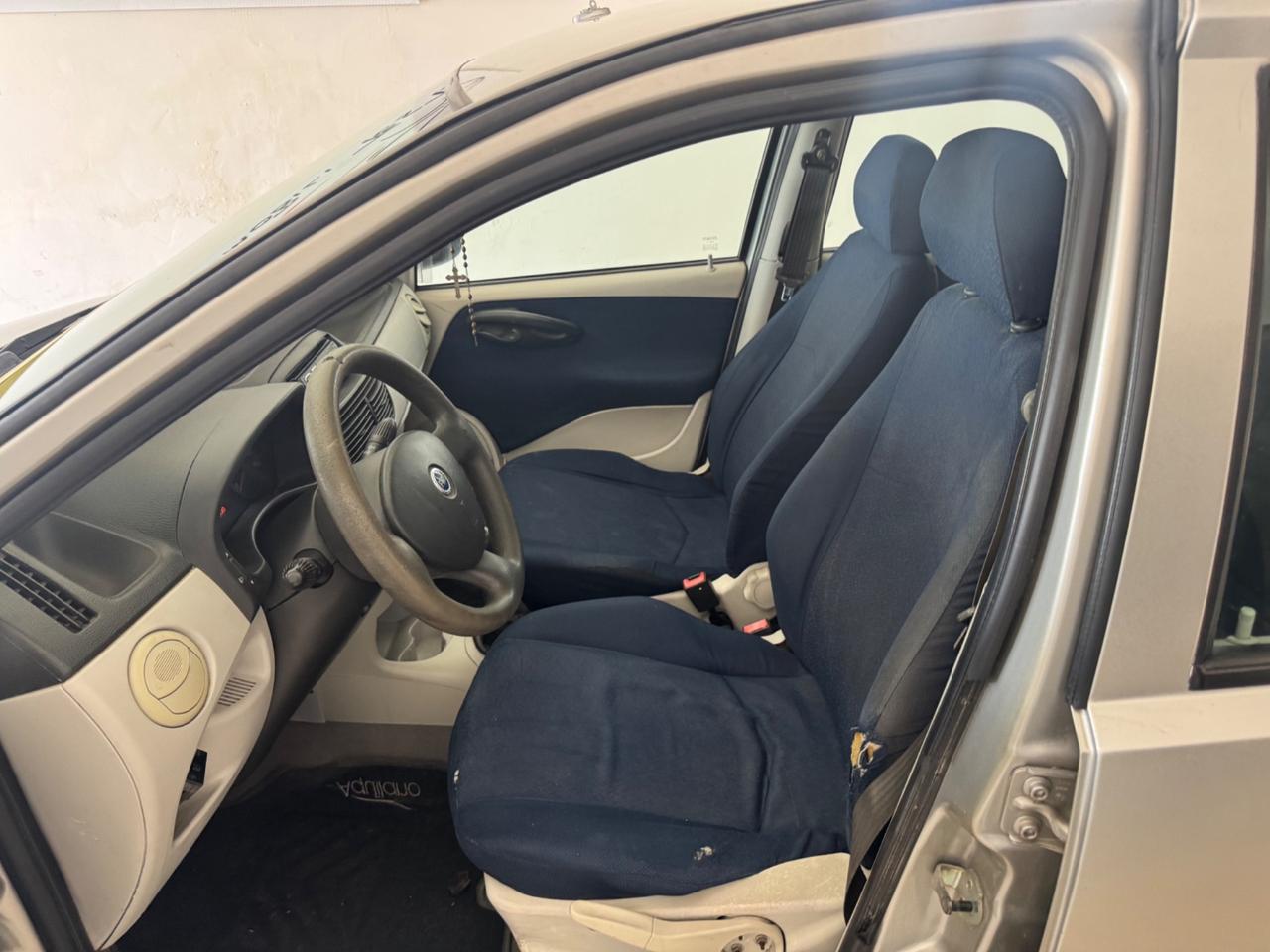 Fiat Punto 1.2i 3RATE