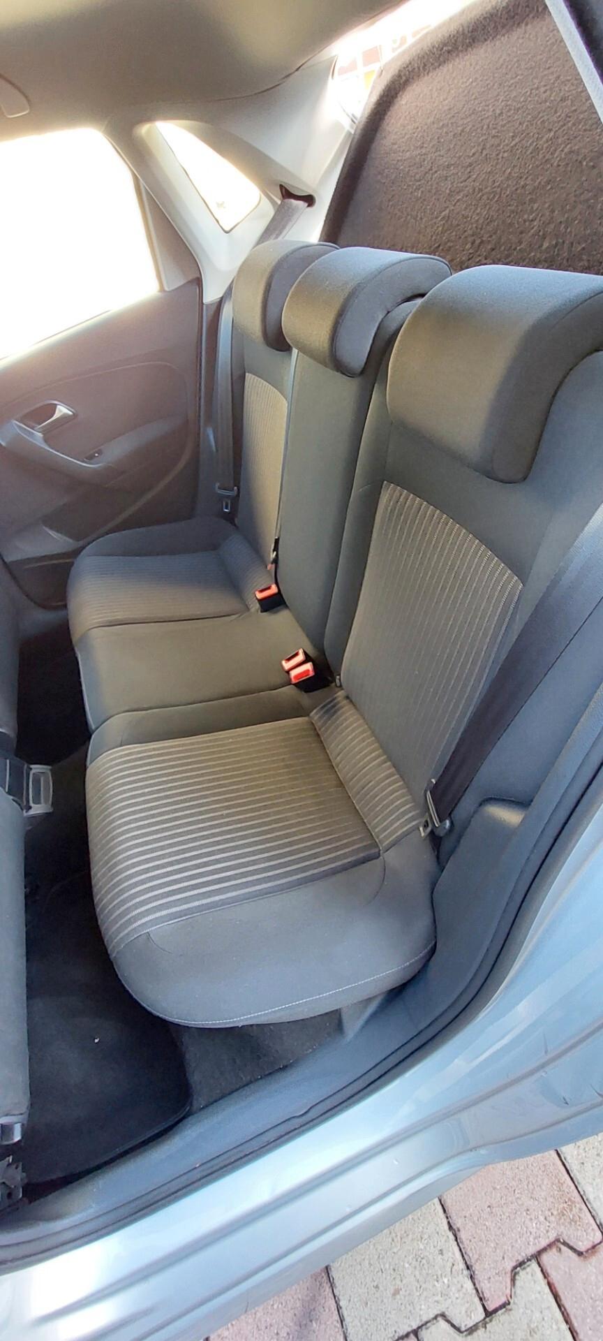 POLO 1,6 DIESEL 90 CV TELEFONO SENSORI COMANDI AL VOLANTE LEGA IMPECCABILE X NEOPATENTATI