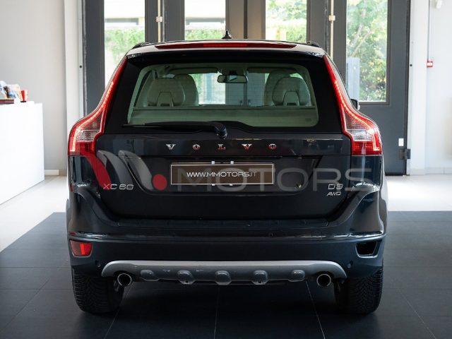 VOLVO XC60 2.4 d3 Momentum AWD 163 CV Geartronic