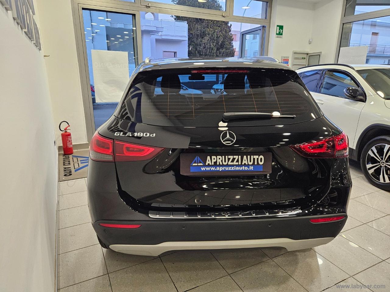 MERCEDES-BENZ GLA 180 d Automatic Business Extra