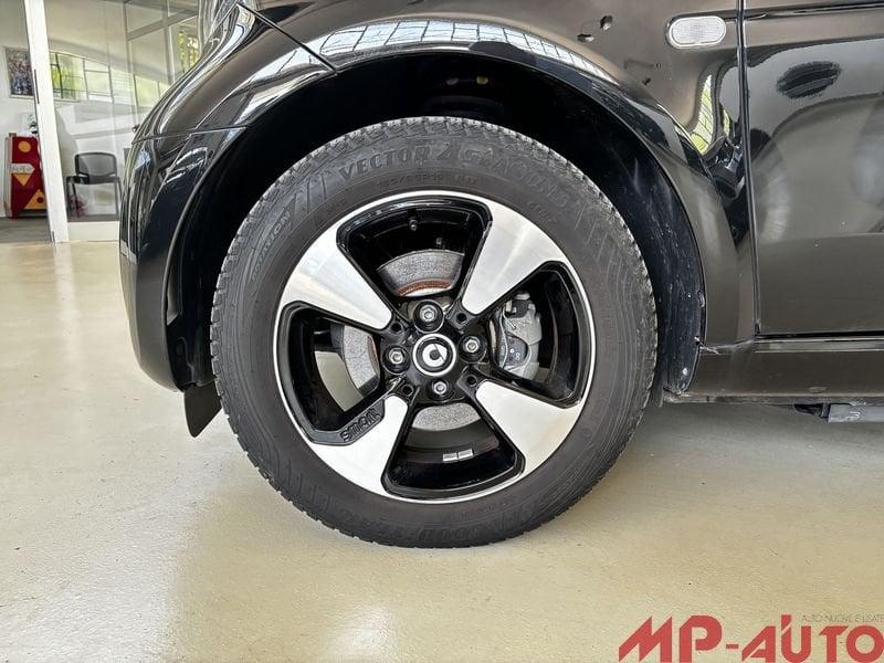 smart fortwo EQ tua a 247,00 euro al mese