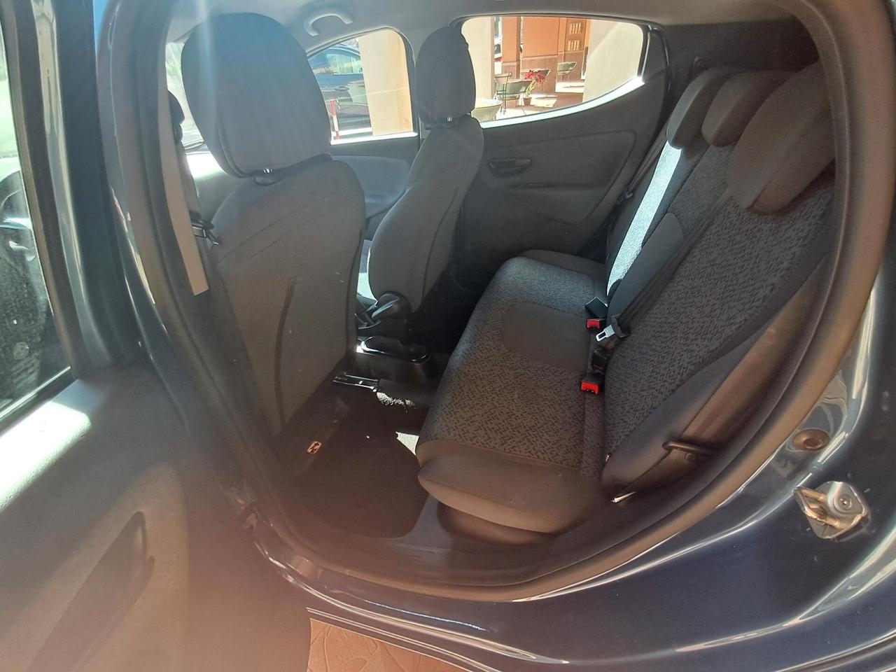 Lancia Ypsilon 1.0 FireFly 5 porte S&S Hybrid Gold