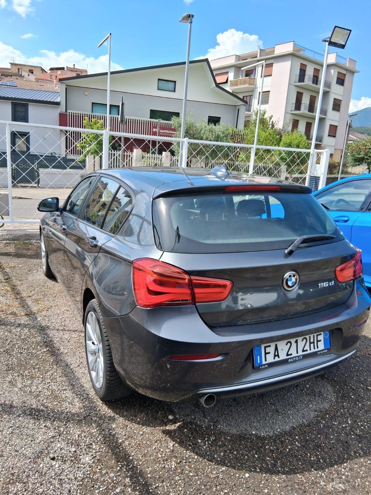 Bmw 116 116d 5p. Urban