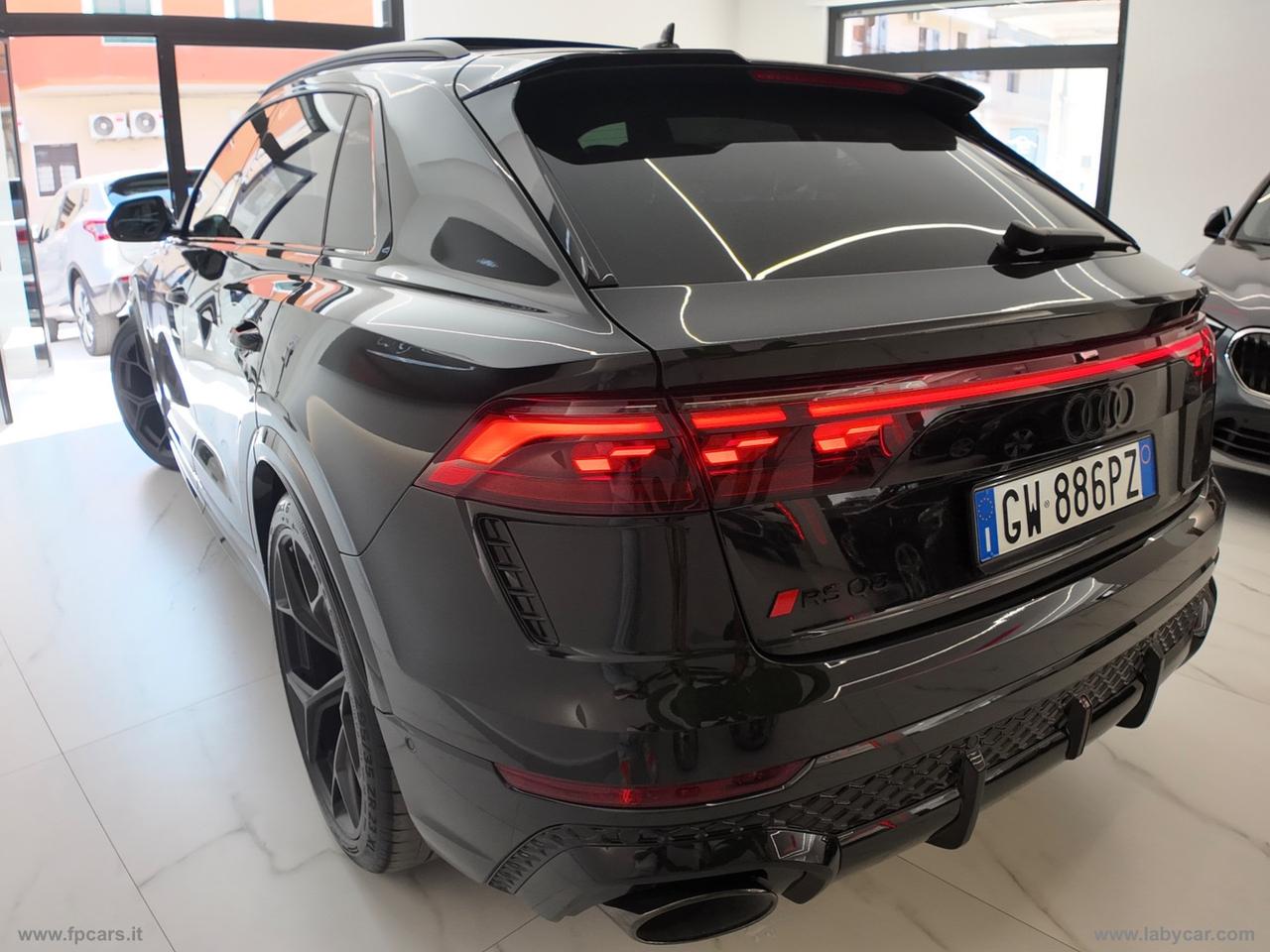 AUDI RS Q8 TFSI V8 quattro tiptr. Performance