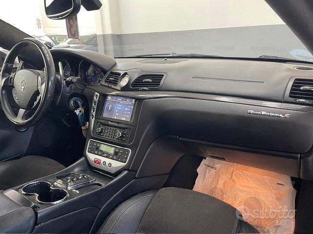 Maserati GranTurismo 4.7 V8 MC Stradale cambio cor