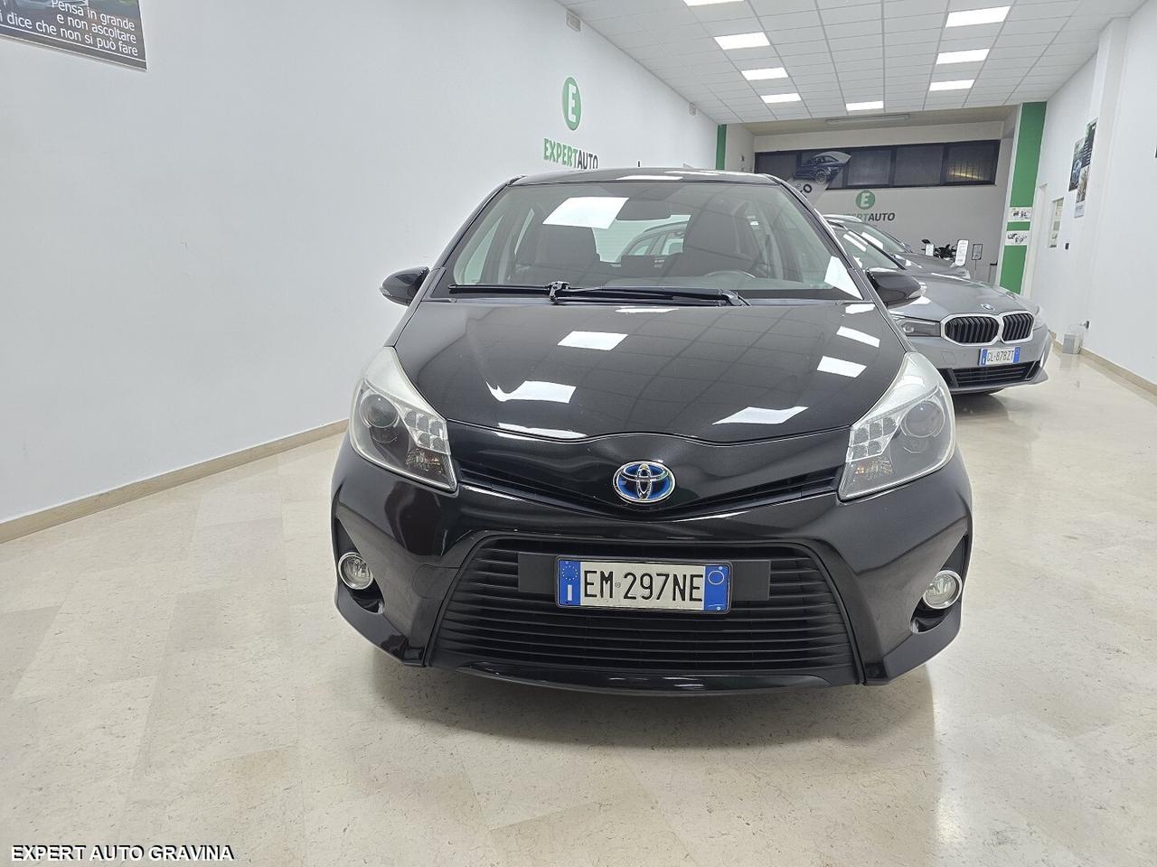 TOYOTA YARIS 1.5 HYBRID LOUNGE