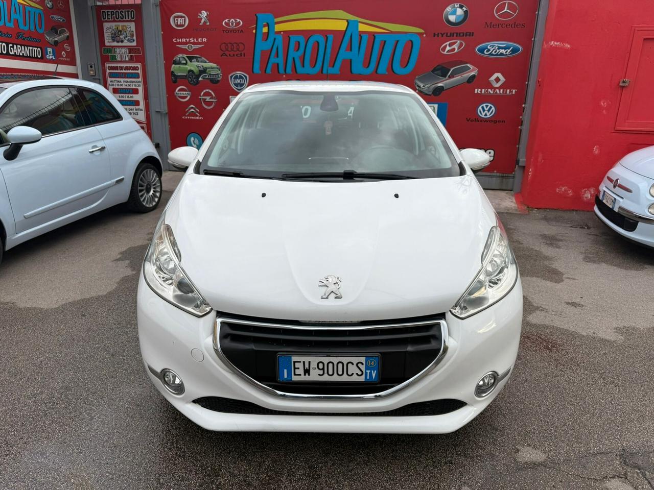 Peugeot 208 1.4 HDi 68cv Allure - 2014