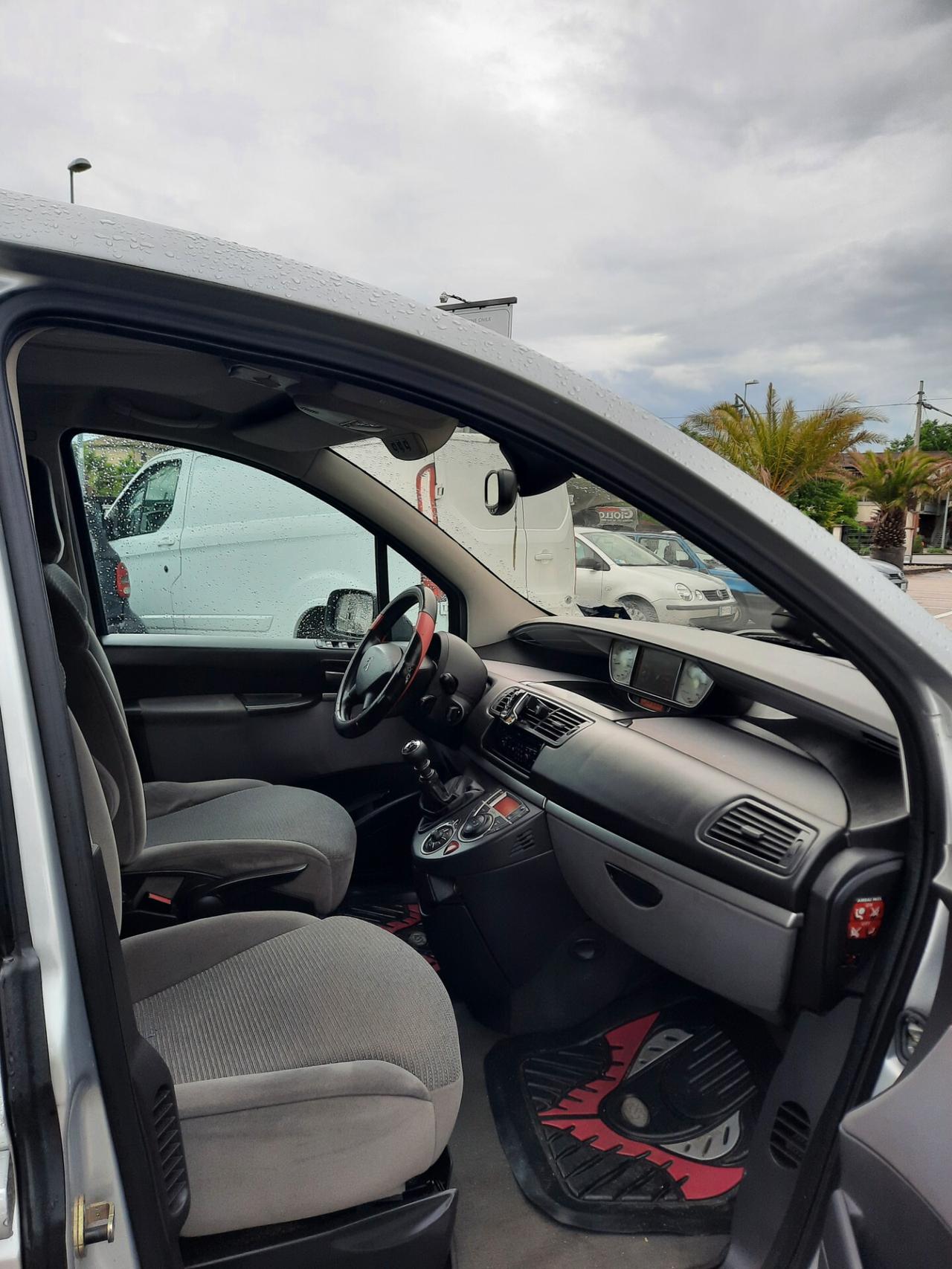 Peugeot 807 2.0 HDi FAP SV 7 POSTI