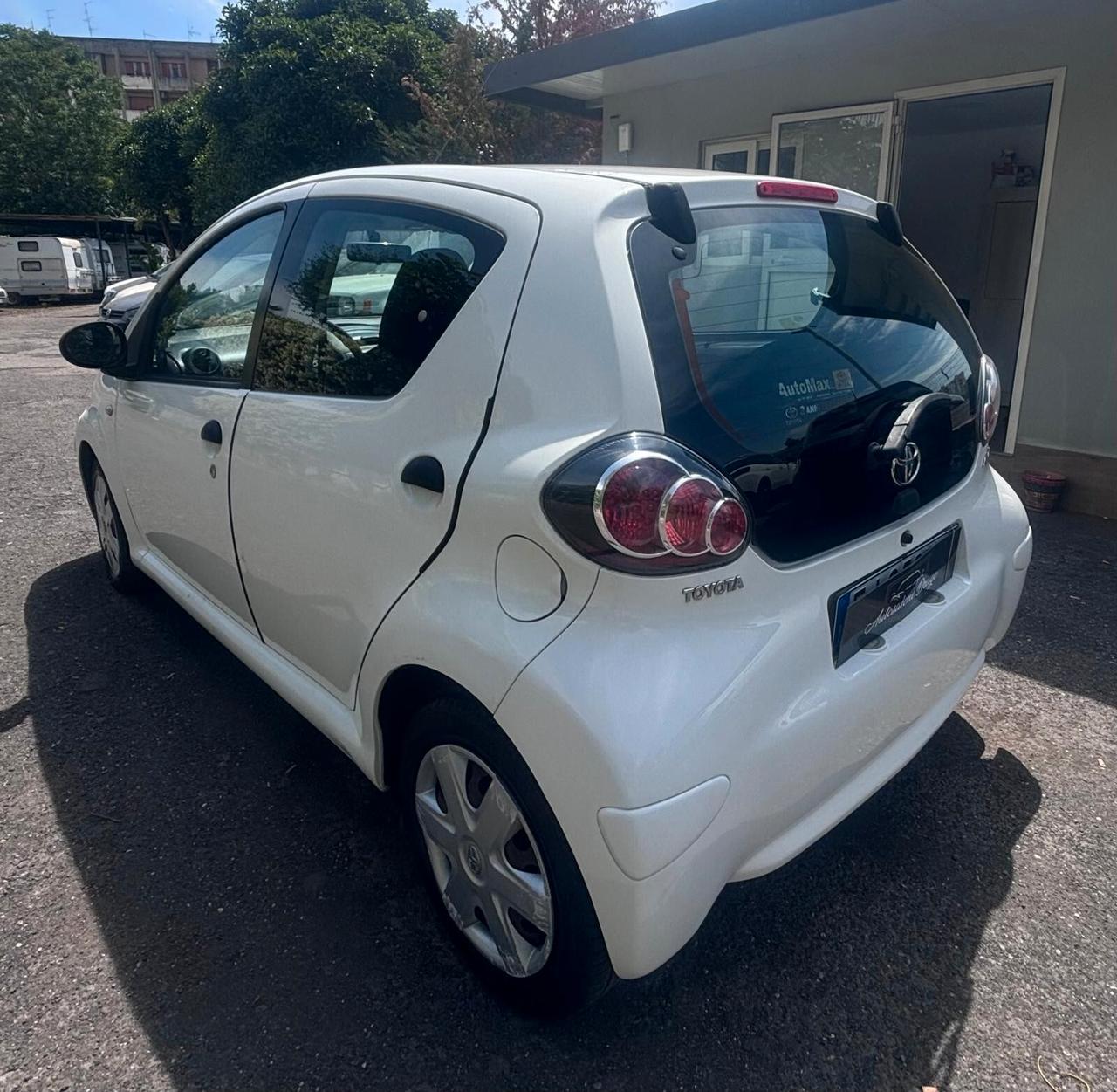 Toyota Aygo 1.0 12V VVT-i 5 porte Now Connect