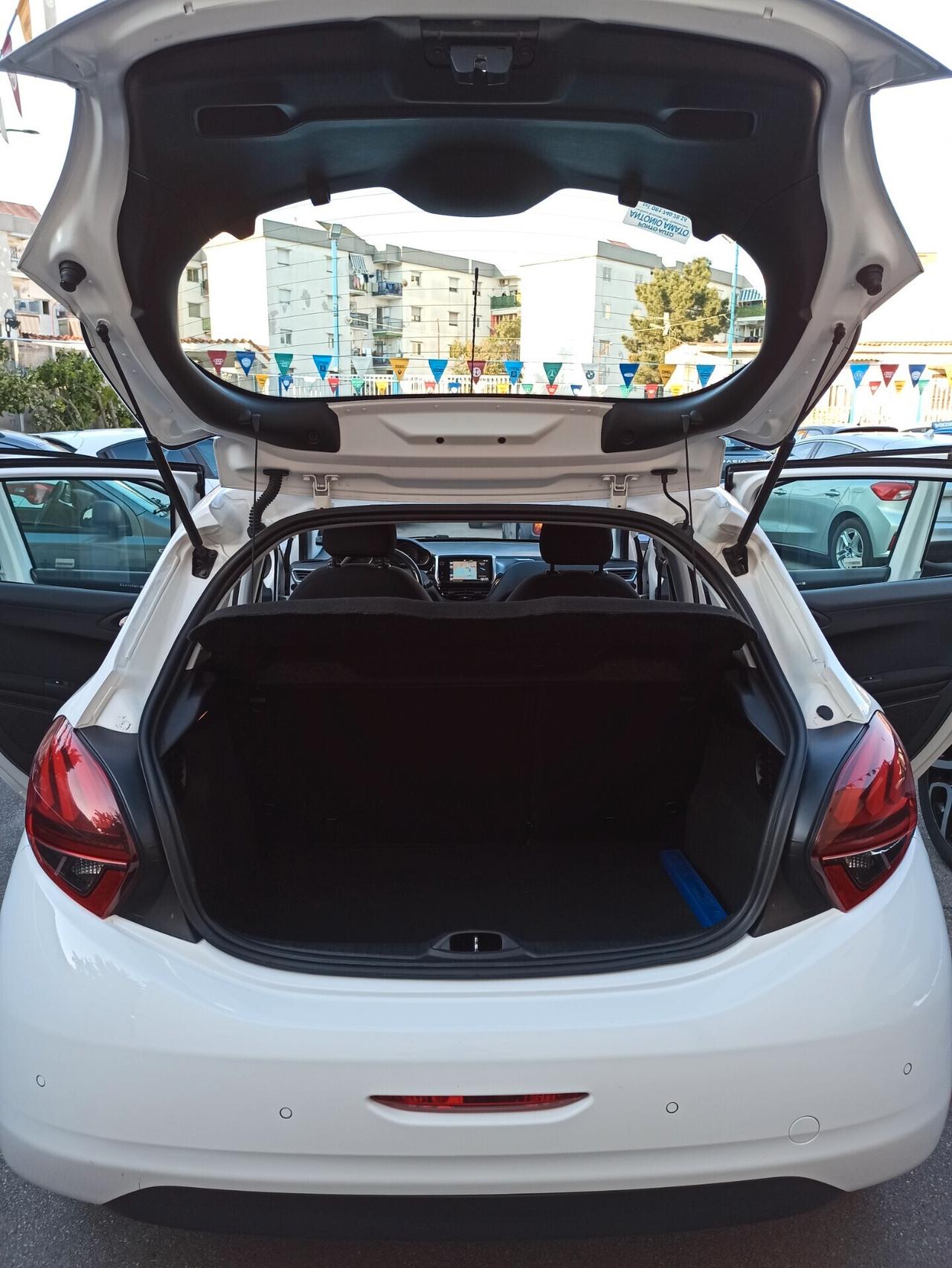 Peugeot 208 1.6 BlueHDi 75 cv 5 porte Allure