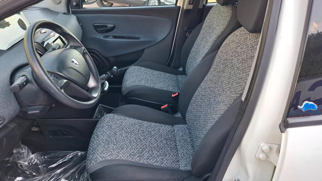 Lancia Ypsilon 1.2 69 CV 5 porte GPL Ecochic Elefantino Blu--- PER NEOPATENTATI