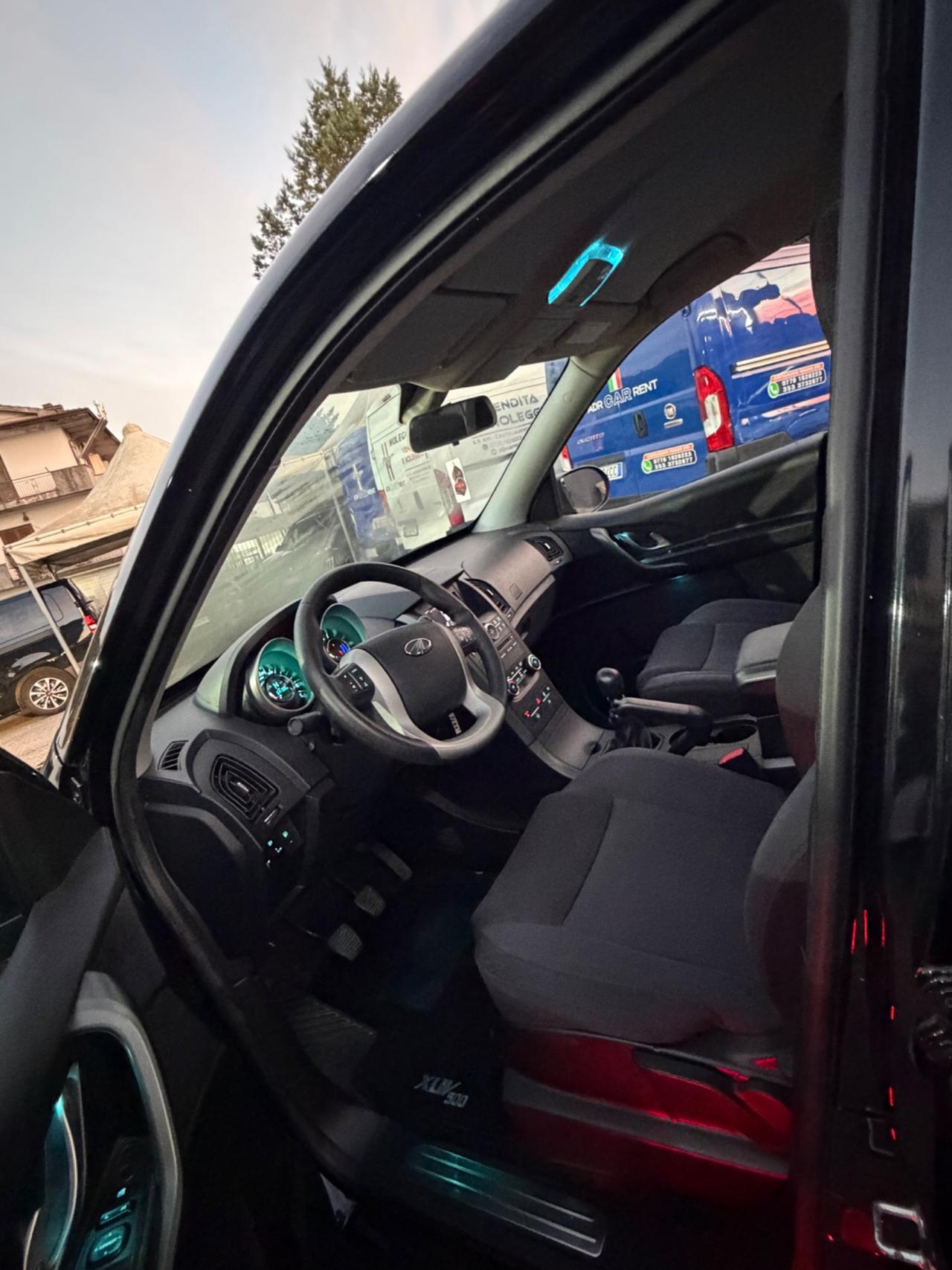 Mahindra XUV500 2.2 16V FWD W6