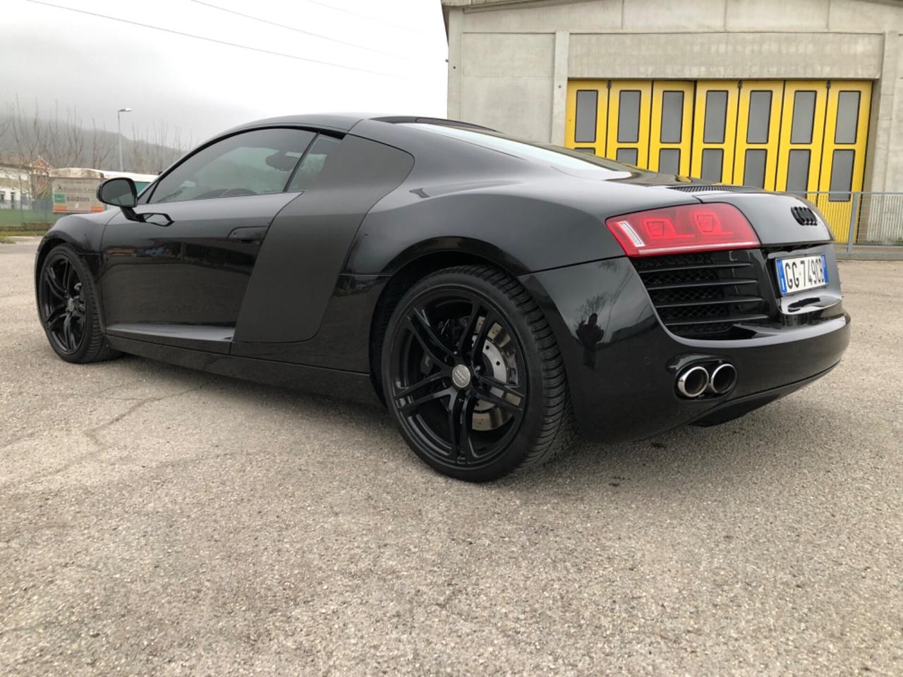 Audi R8 4.2 V8 FSI quattro exclusive manuale