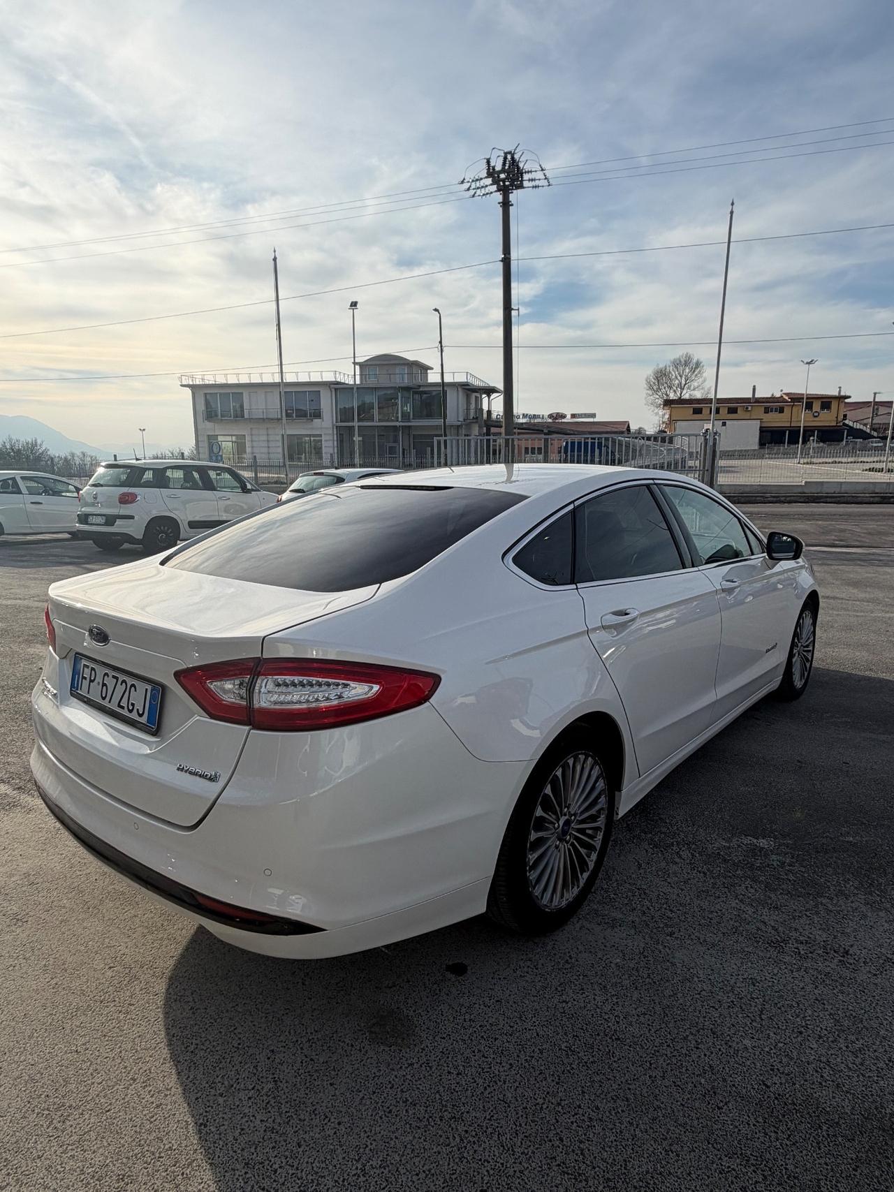 Ford Mondeo Full Hybrid 2.0 187 CV eCVT 4 porte Titanium Business