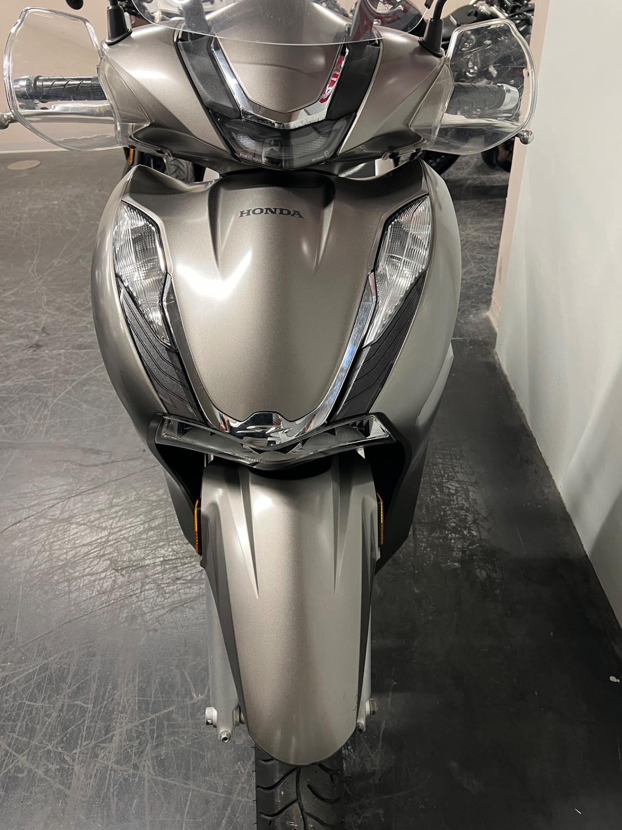 Honda SH 350 i