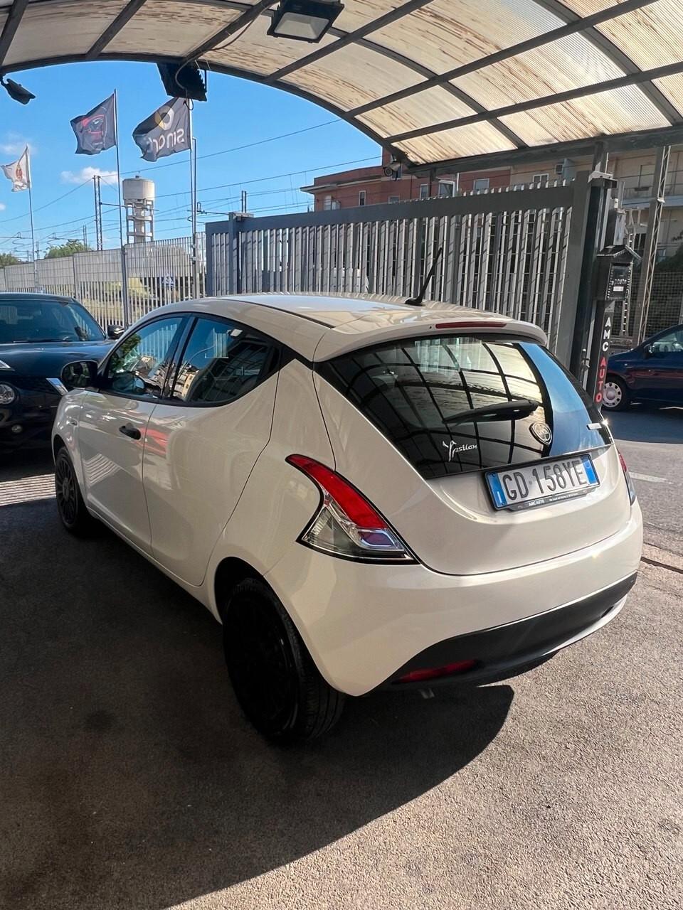 Lancia Ypsilon 1.0 FireFly 5 porte S&S Hybrid - AZIENDALE - EURO6 - NO VINCOLO FINANZIAMENTO