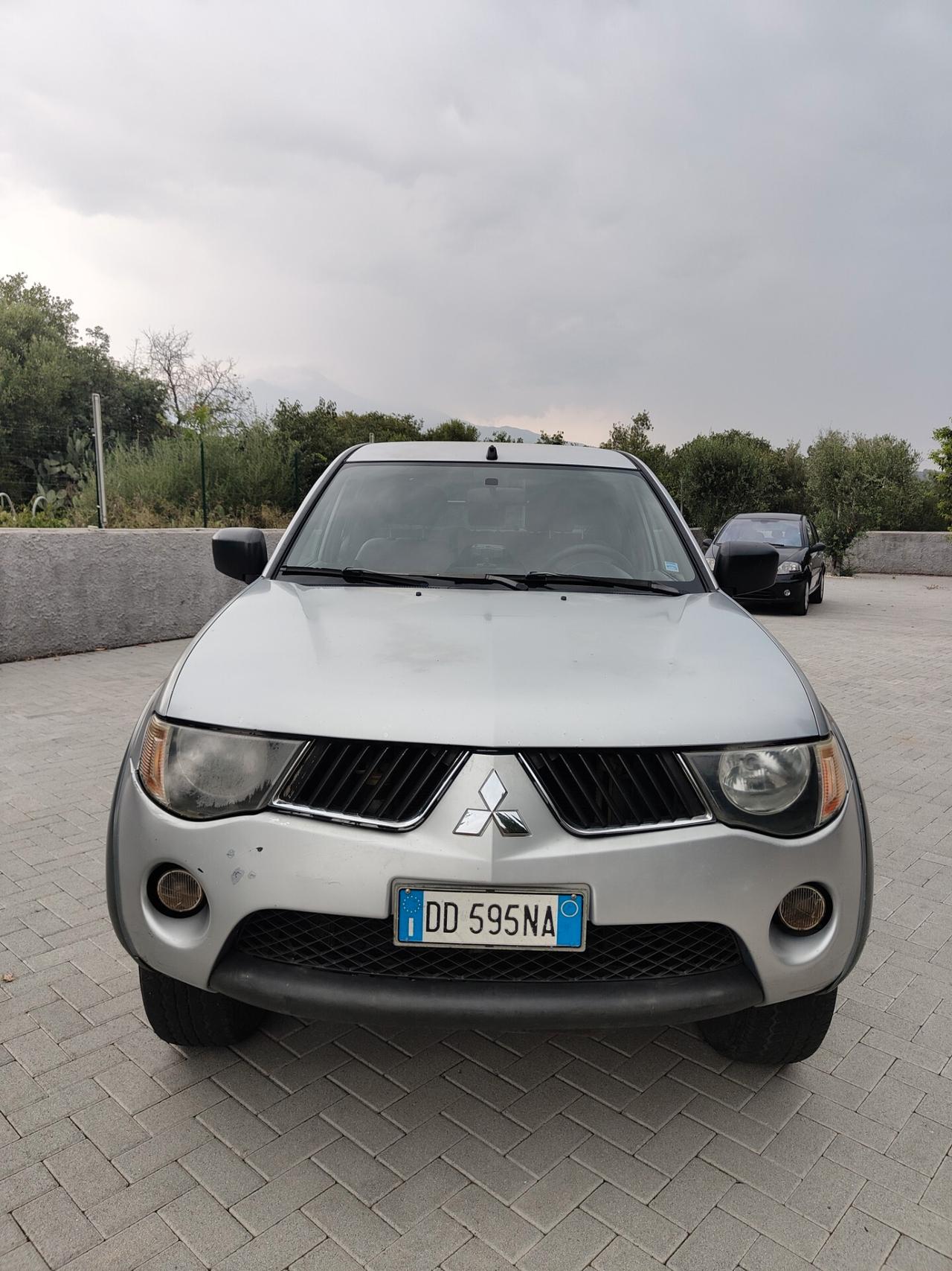 Mitsubishi L200 Mitsubishi L 200 2.5 DI-D/136CV doppia cabina