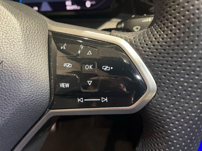 Volkswagen Golf 2.0 tdi R-Line 150cv dsg