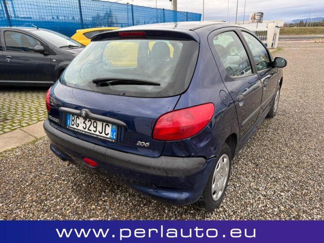 PEUGEOT 206 1.1 5p. XT