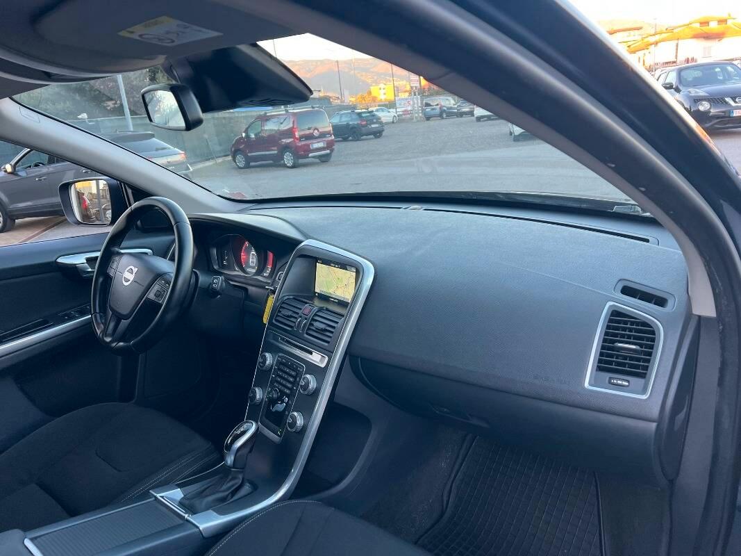 Volvo XC60 2.0 d3 Business 136cv geartronic