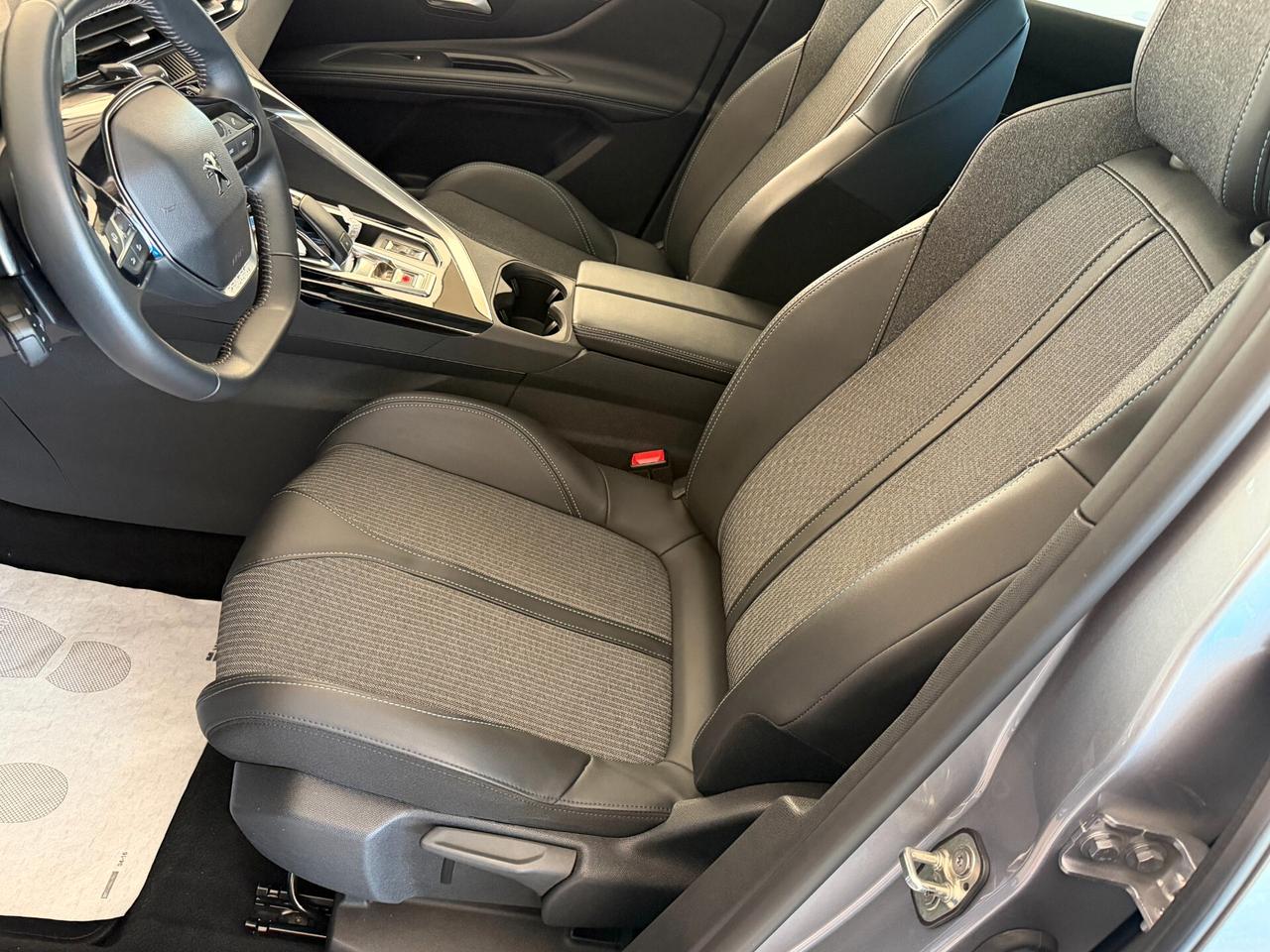 Peugeot 3008 1.5 BLUEHDI 130 cv. Eat8 ALLURE