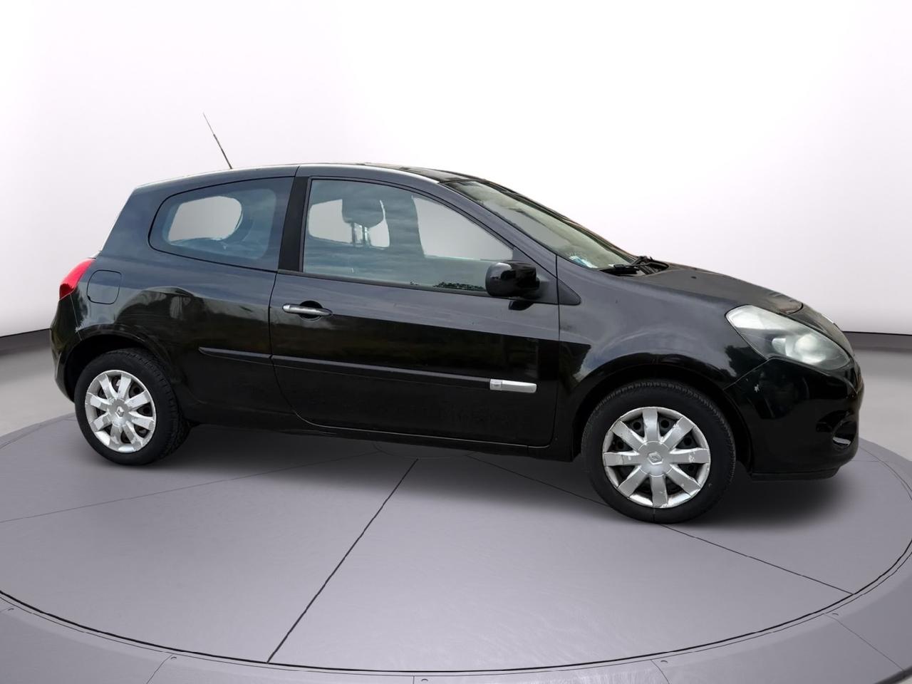 Renault Clio 1.2 benzina anno 2010 neo patentati