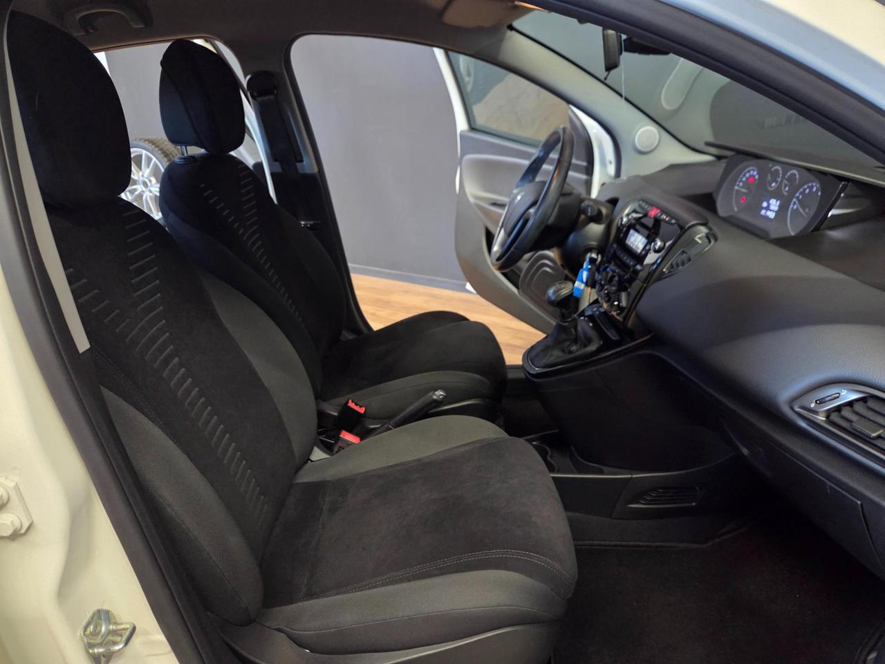 Lancia Ypsilon 5 Porte Ypsilon 0.9 t.air Platinum s&s 85cv dfn