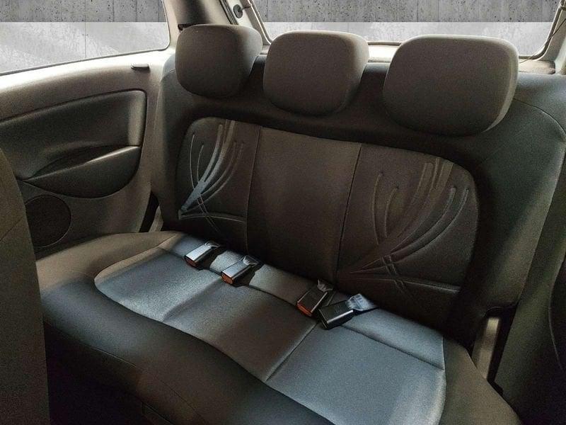 Lancia Ypsilon 1.2 8v Unyca