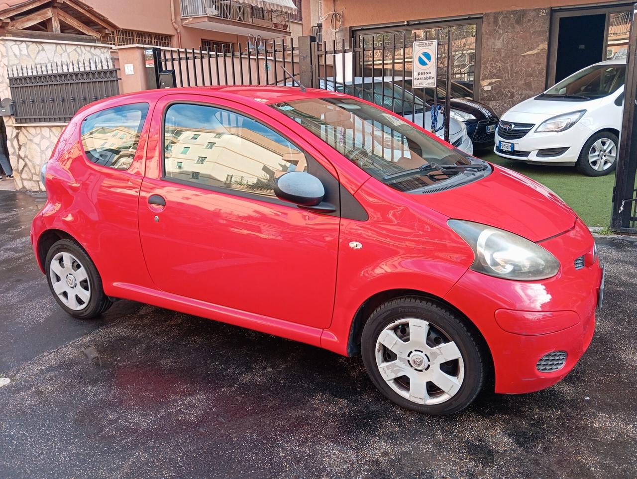 Toyota Aygo 1.0 Now Connect E5 offerta del mese