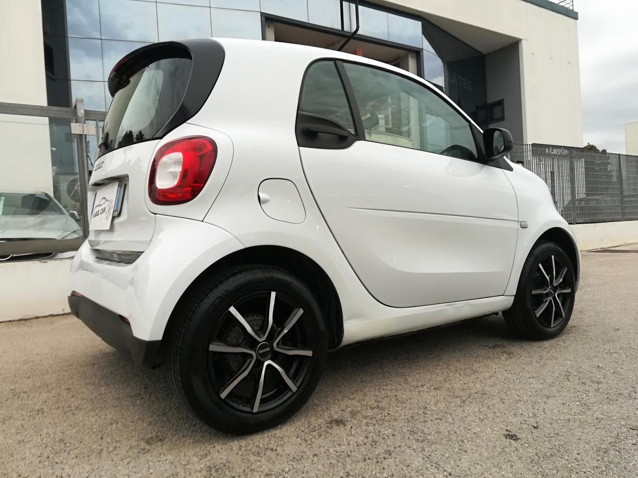 SMART - Fortwo - 70 1.0 twinamic Youngster - FINANZIABILE - VALUTAZIONE PERMUTE