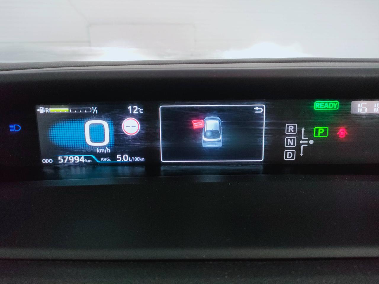 TOYOTA Prius IV 2019 - Prius 1.8h Lounge awd-i ecvt my20