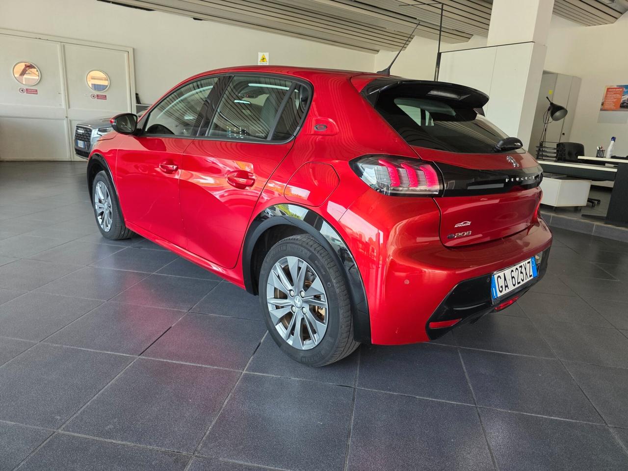 Peugeot 208 motore elettrico 136 CV 5 porte GT Pack
