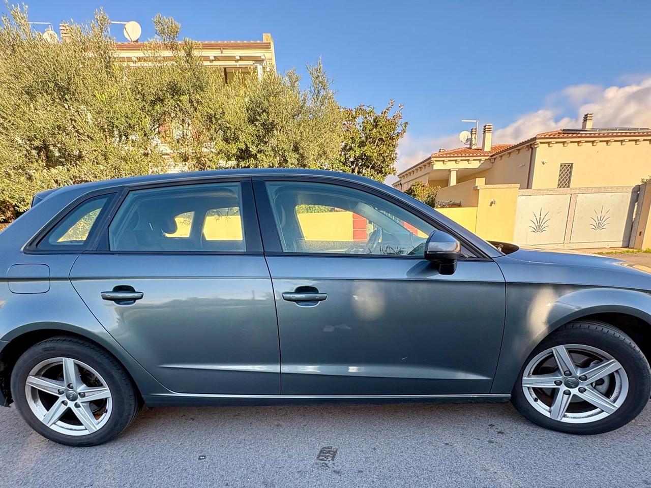 Audi A3 1.6 30 TDI Admired #8285