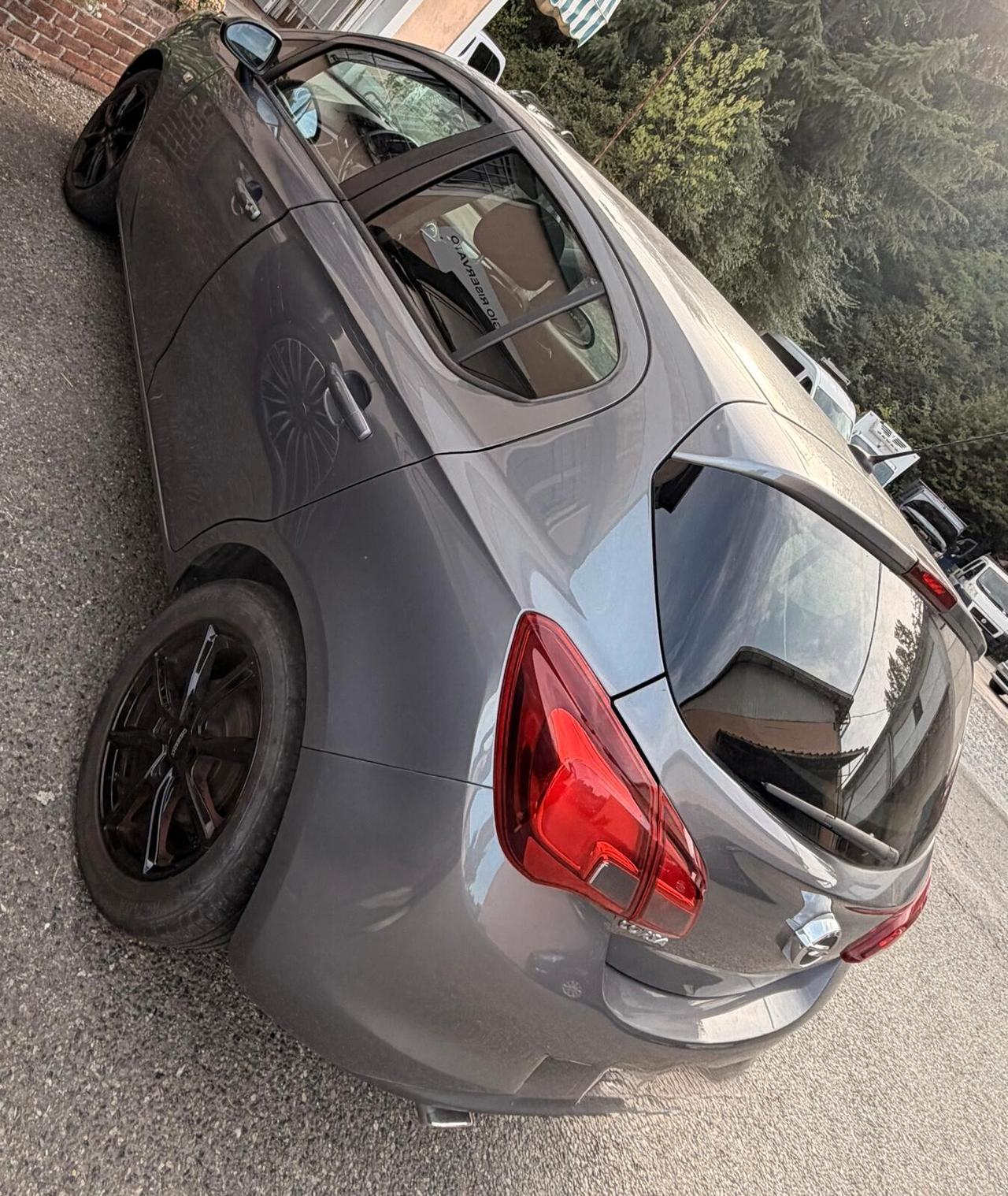 Opel Corsa 1.4 90CV GPL Tech 5 porte n-Joy