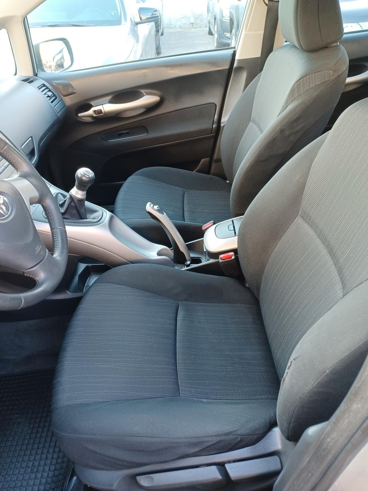 Toyota Auris 1.4 D-4D 5 porte Sol PERFETTA
