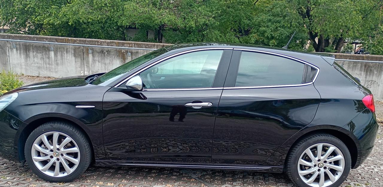 Alfa Romeo Giulietta 2.0 JTDm-2 140 CV Distinctive