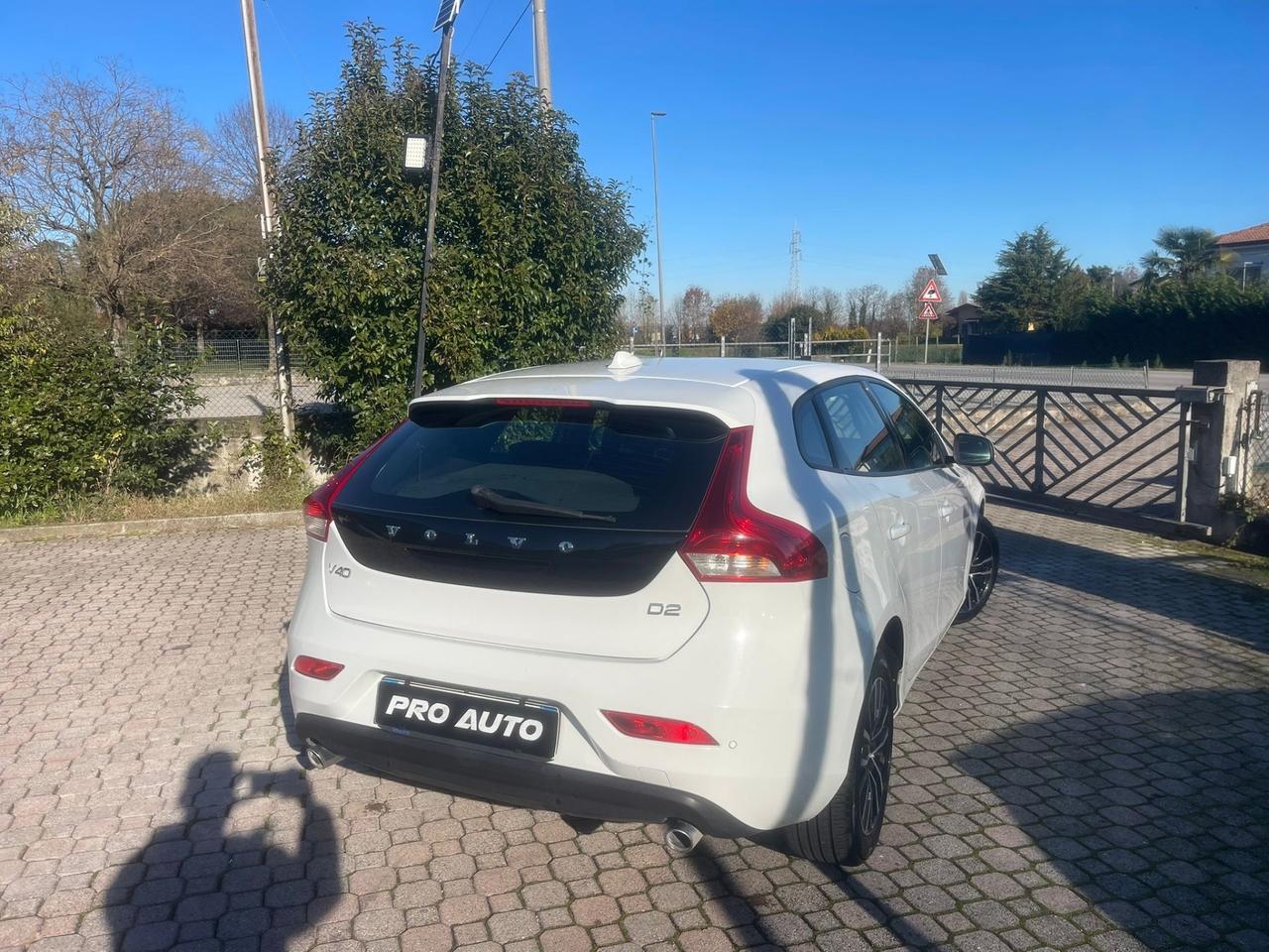 Volvo V40 D2 R-design