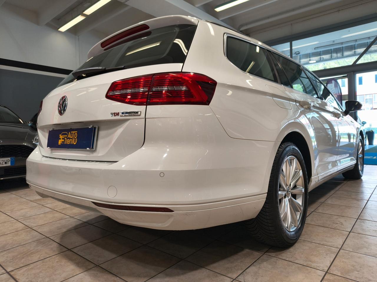 Volkswagen Passat 1.6 TDI SCR DSG Business BMT