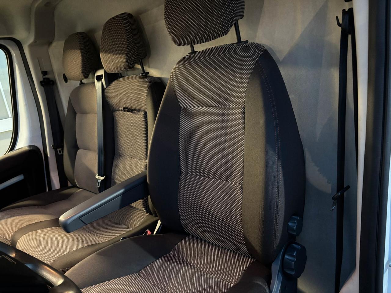 PEUGEOT BOXER FURGONE 3 POSTI DIESEL 2.2 IVA ESPOSTA