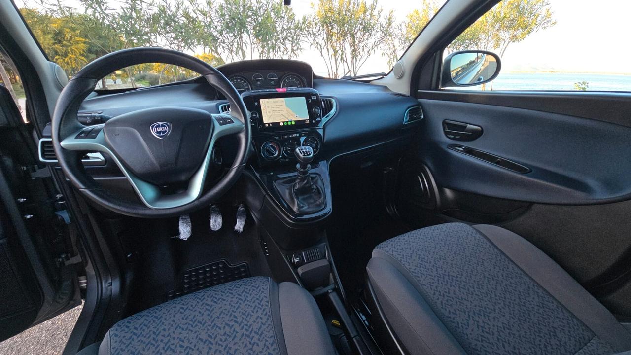 Lancia Ypsilon 1.0 FireFly 5 porte S&S Hybrid Gold