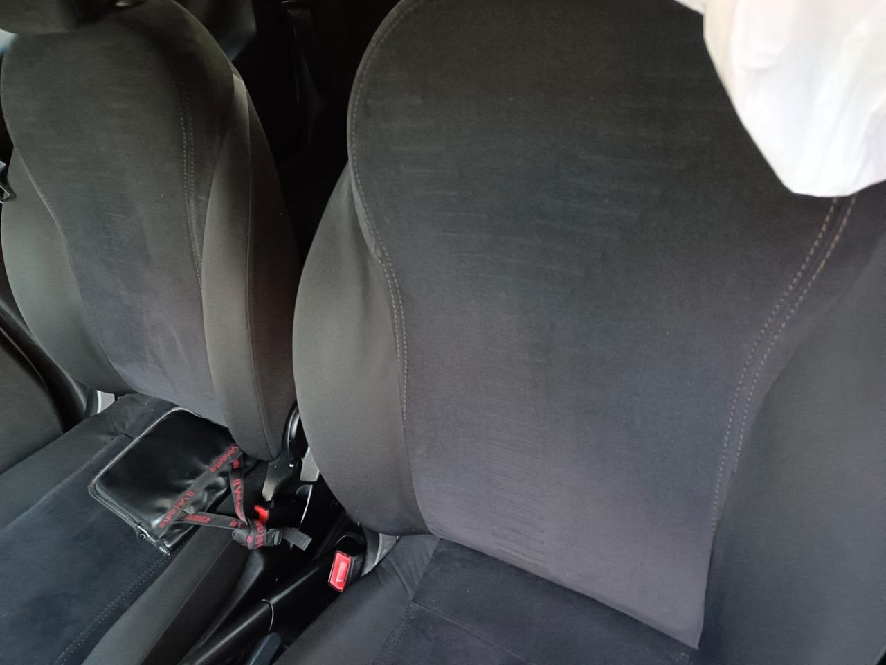 Lancia Ypsilon 1.2 69 CV 5 porte GOLD BI COLOR