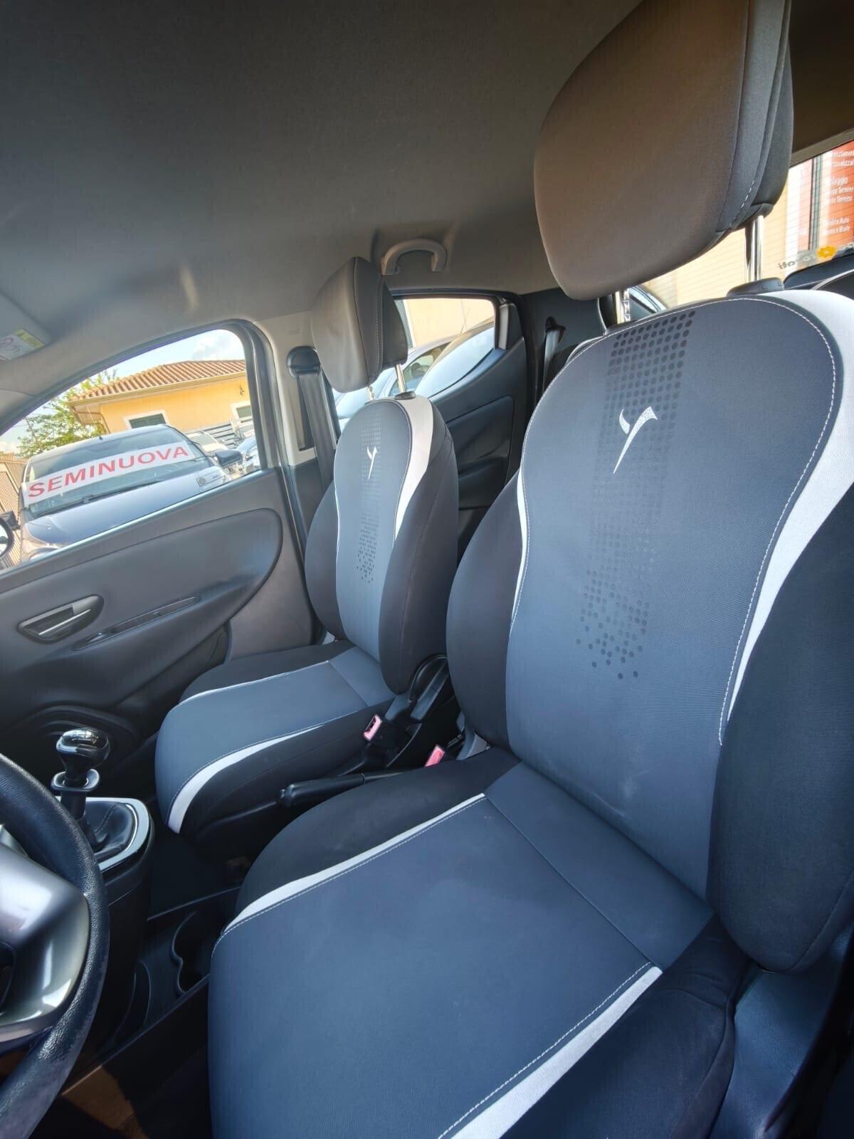 Lancia Ypsilon 1.2 69 CV 5 porte Gold garantita