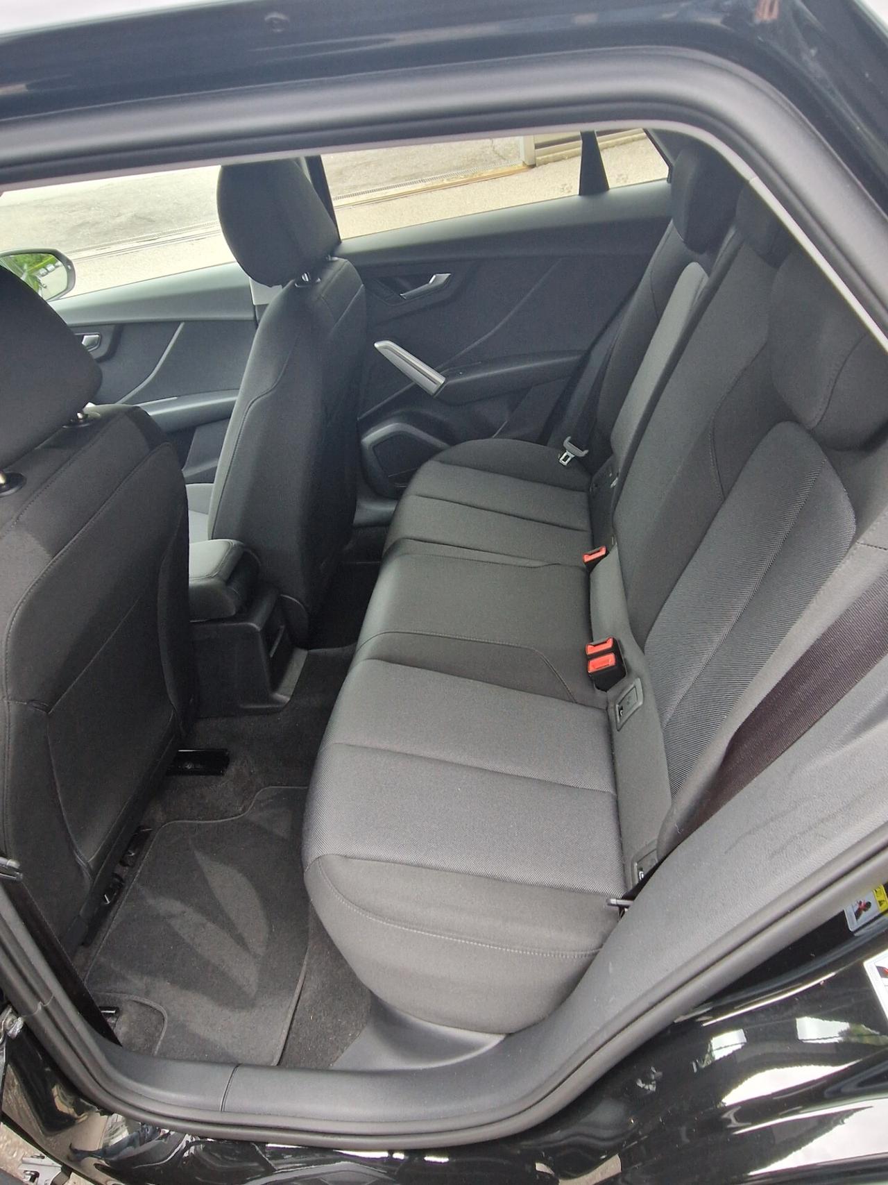 Audi Q2 35 TDI quattro S tronic Identity Black