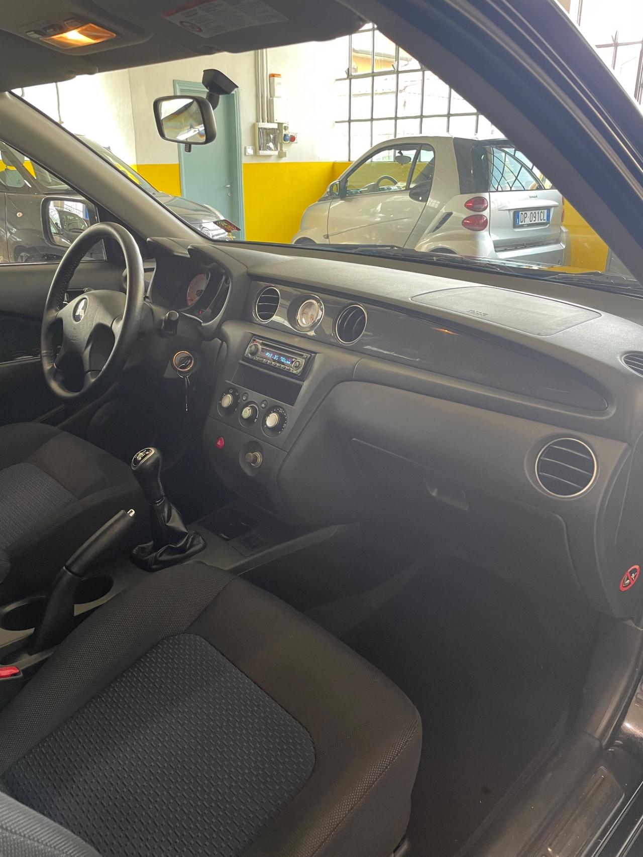 Mitsubishi Outlander 2.0i 16V 4WD