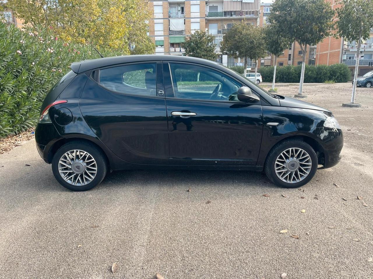 Lancia Ypsilon 1.2 69 CV 5 porte GPL Ecochic Gold