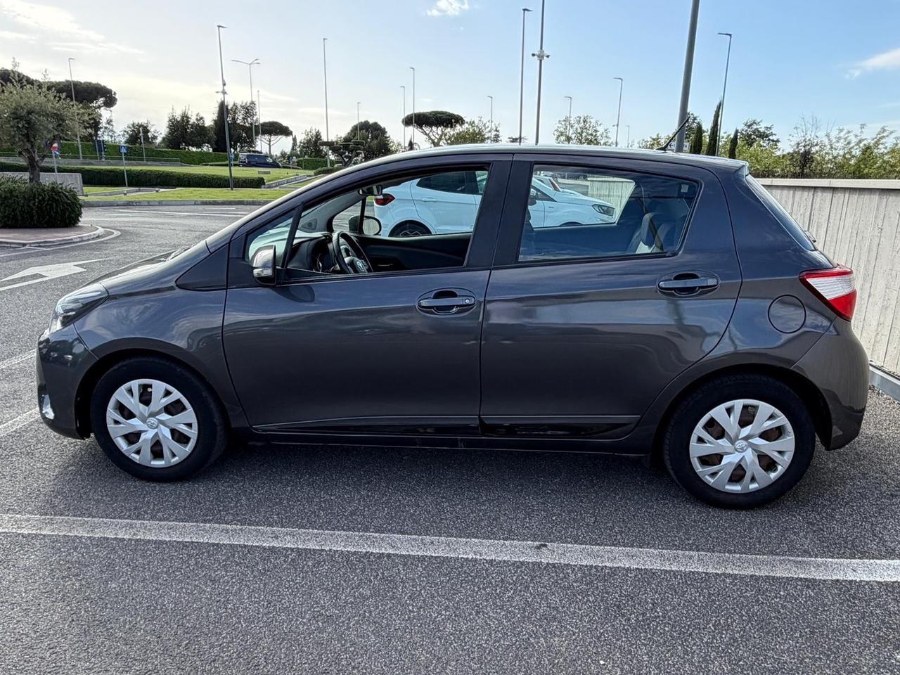 Toyota Yaris 1.0 Lounge *NEOPATENTATI*