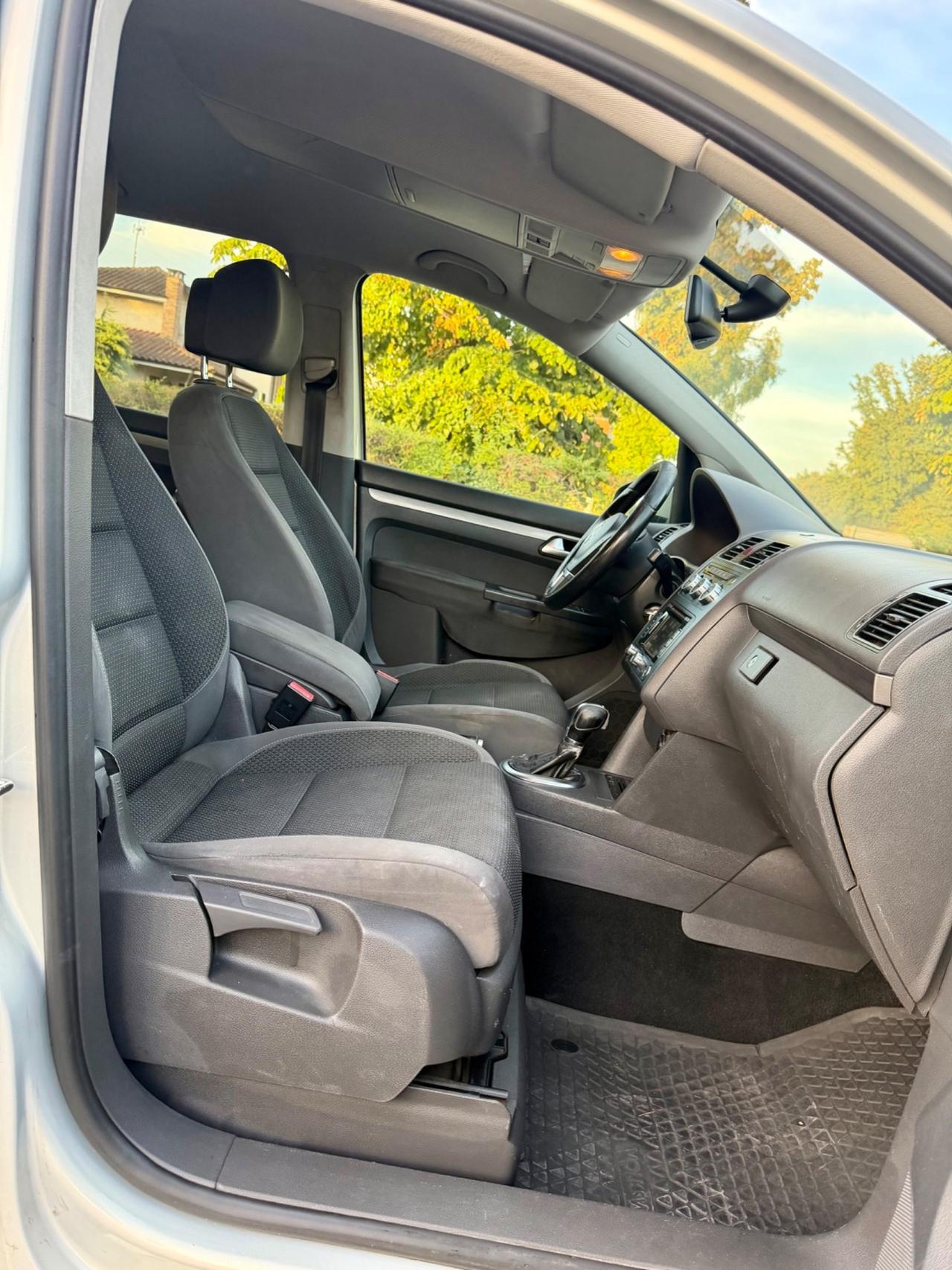 Volkswagen Touran 1.6 TDI DSG Comfortline