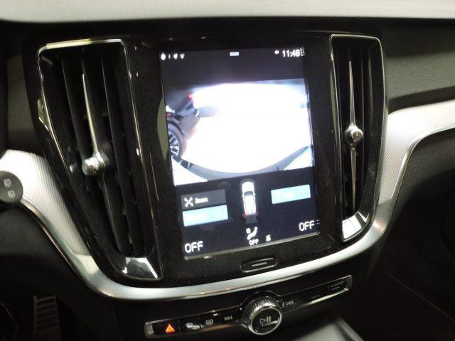 VOLVO V60 B4 (D) R-DESIGN AUTOMATICA