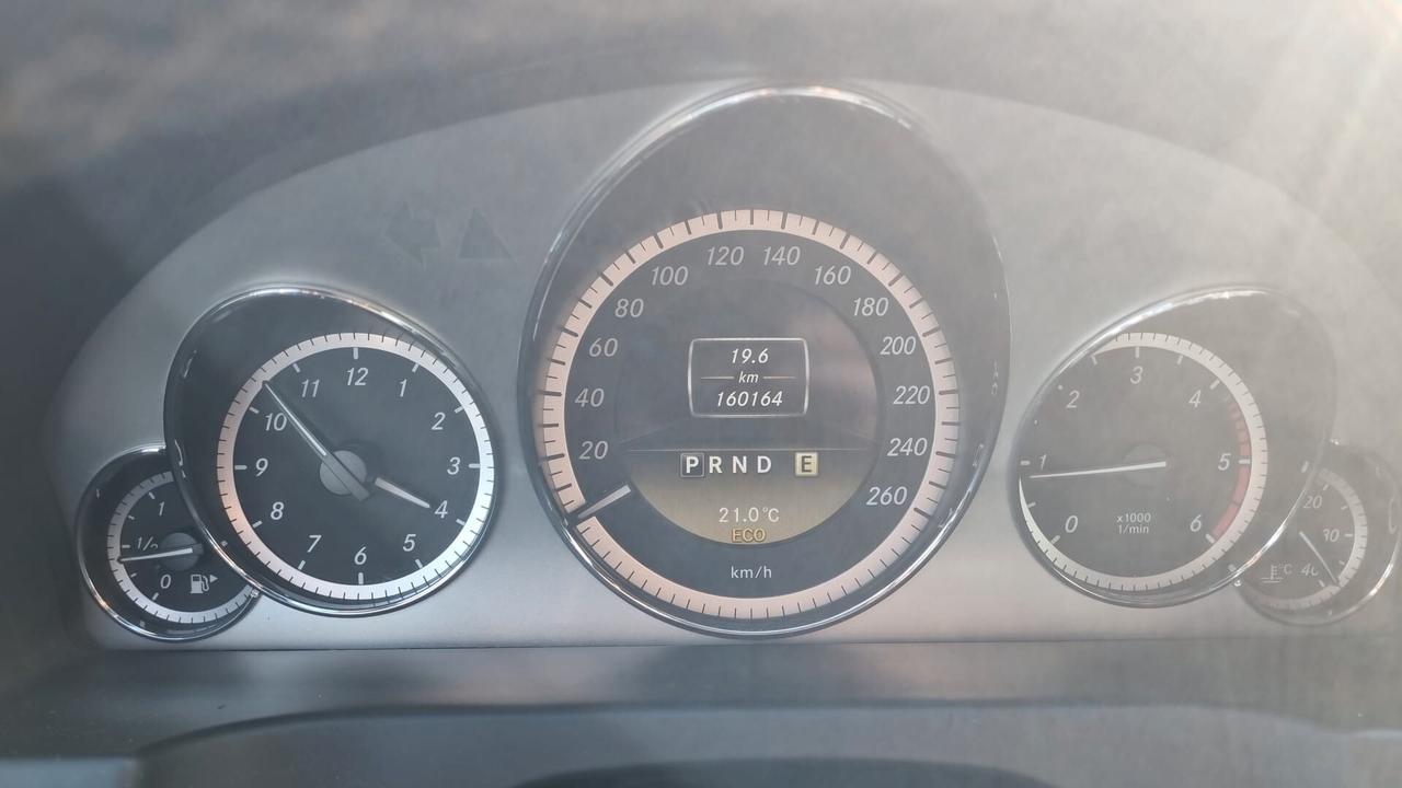 Mercedes-benz E 220 CDI Coupé BlueEFFICIENCY